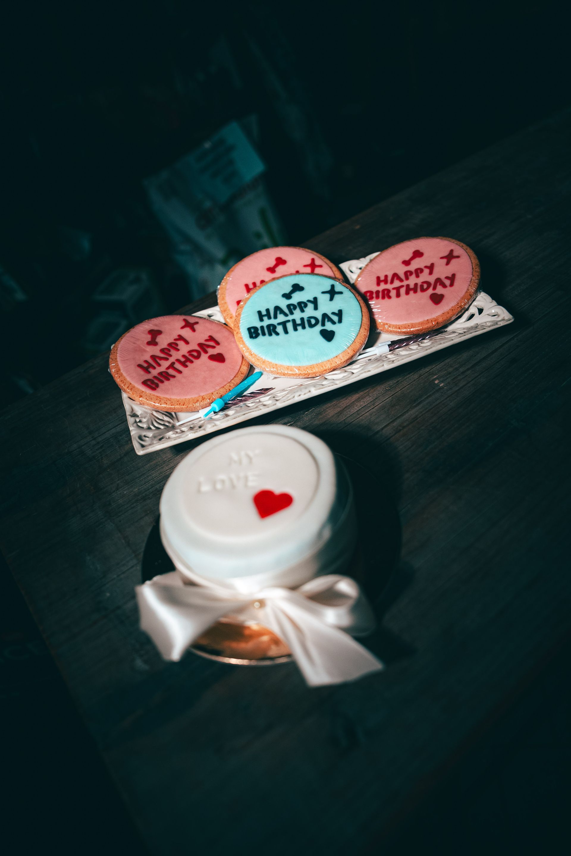 Dolcetti per il compleanno: macarons con la scritta