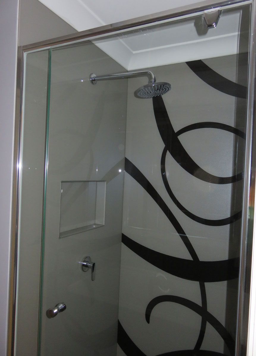 A Shower With a Black and White Design on the Wall β DecoGlaze in Minchinbury, NSW
