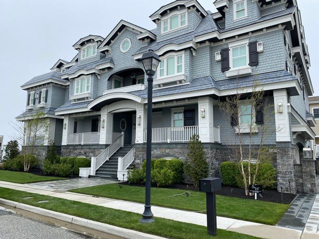 3 story house that was power washed