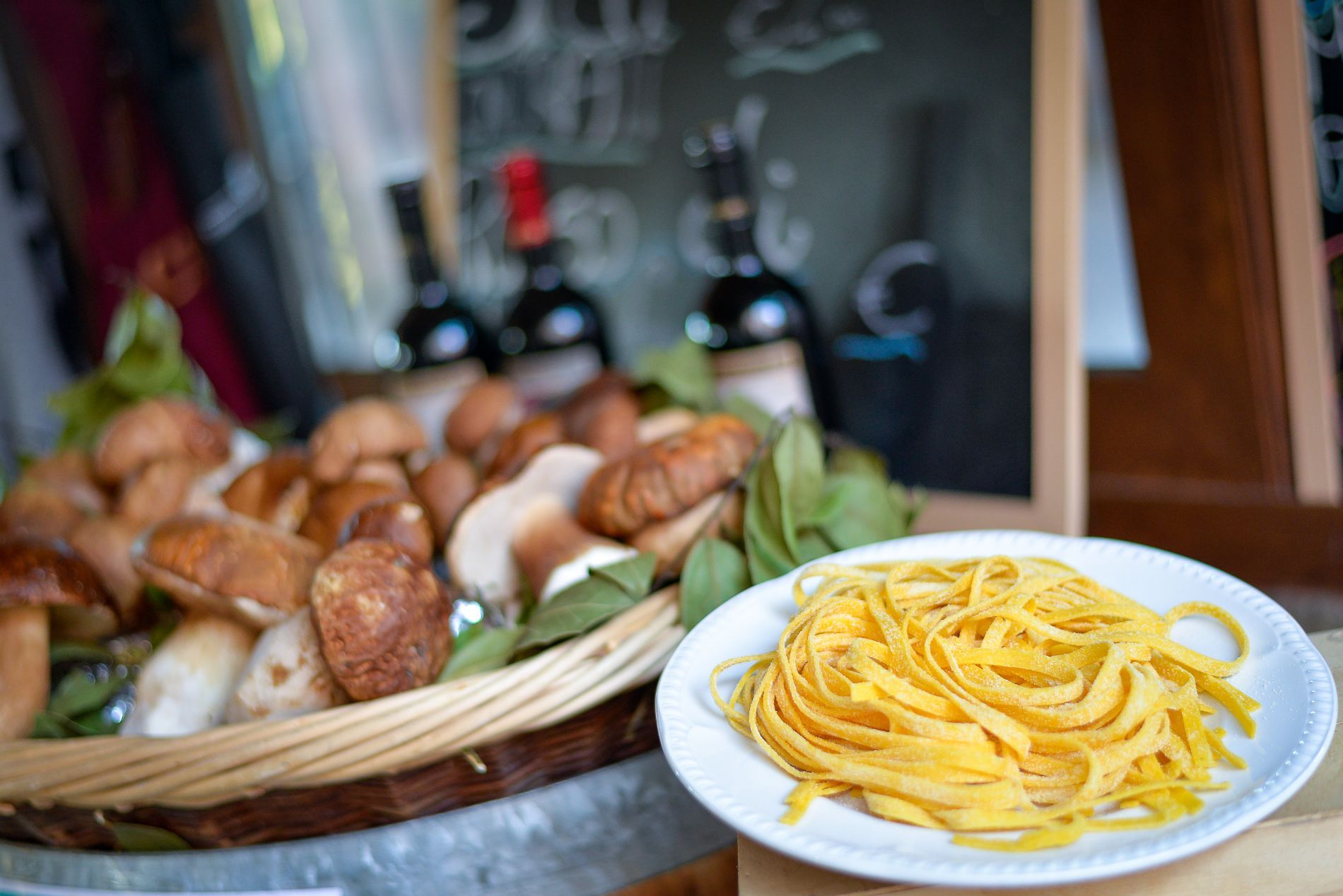 tagliatelle fresche all'uovo e funghi porcini