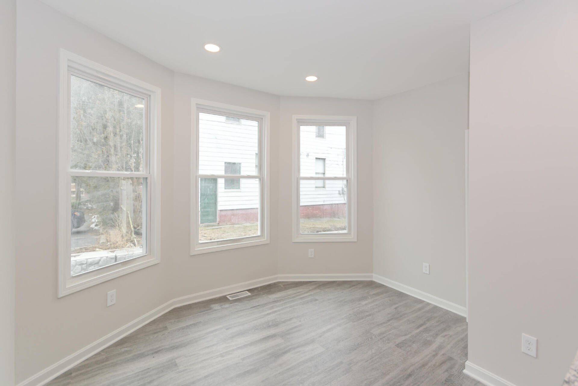Reserve at 800 Madison and 441 Yates living room