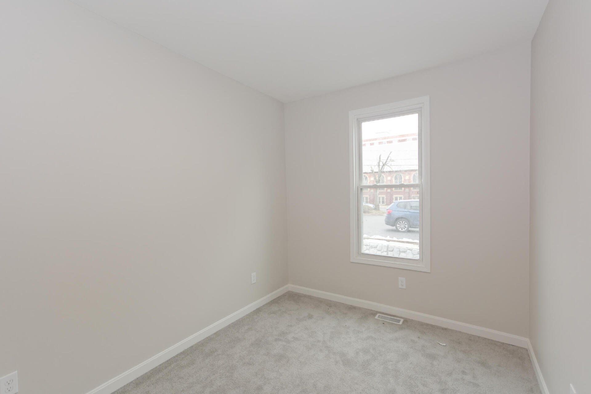 Reserve at 800 Madison and 441 Yates bedroom