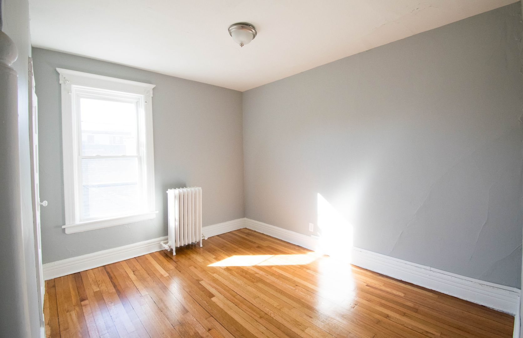Reserve at 800 Madison and 441 Yates living room