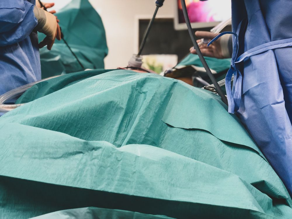 Surgeons Performing Laparoscopic Cholecystectomy