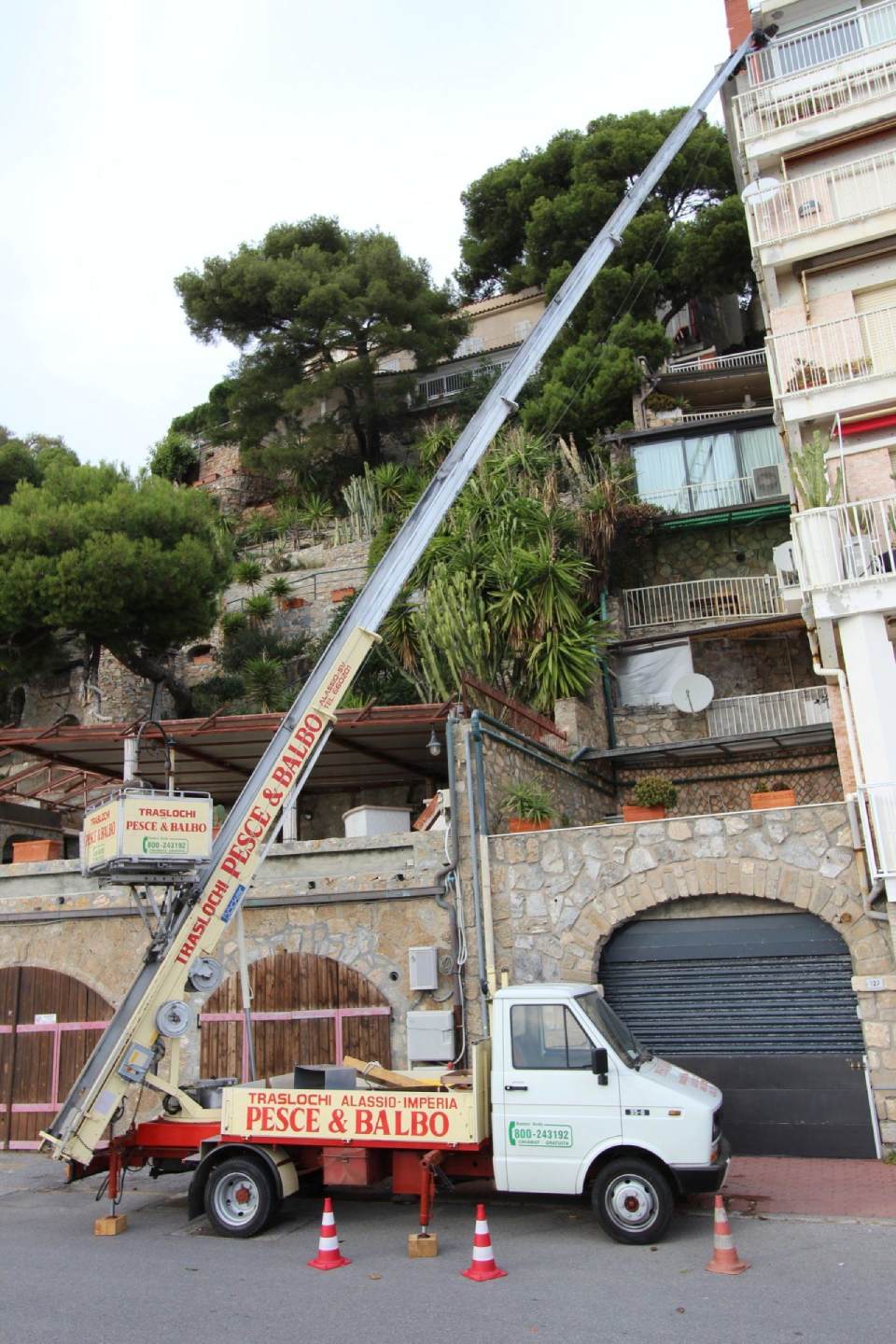 Autogrù per trasloco