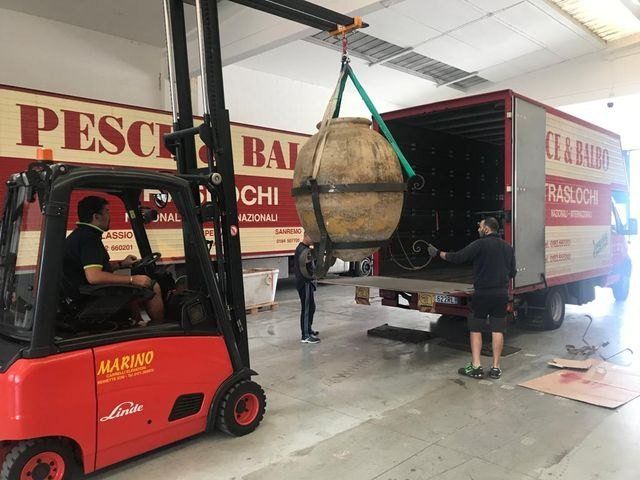 Trasloco vaso antico