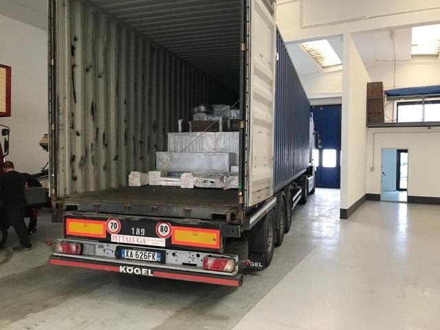 Container su camion per traslochi