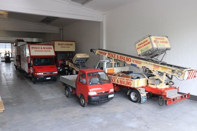 Mezzi azienda traslochi