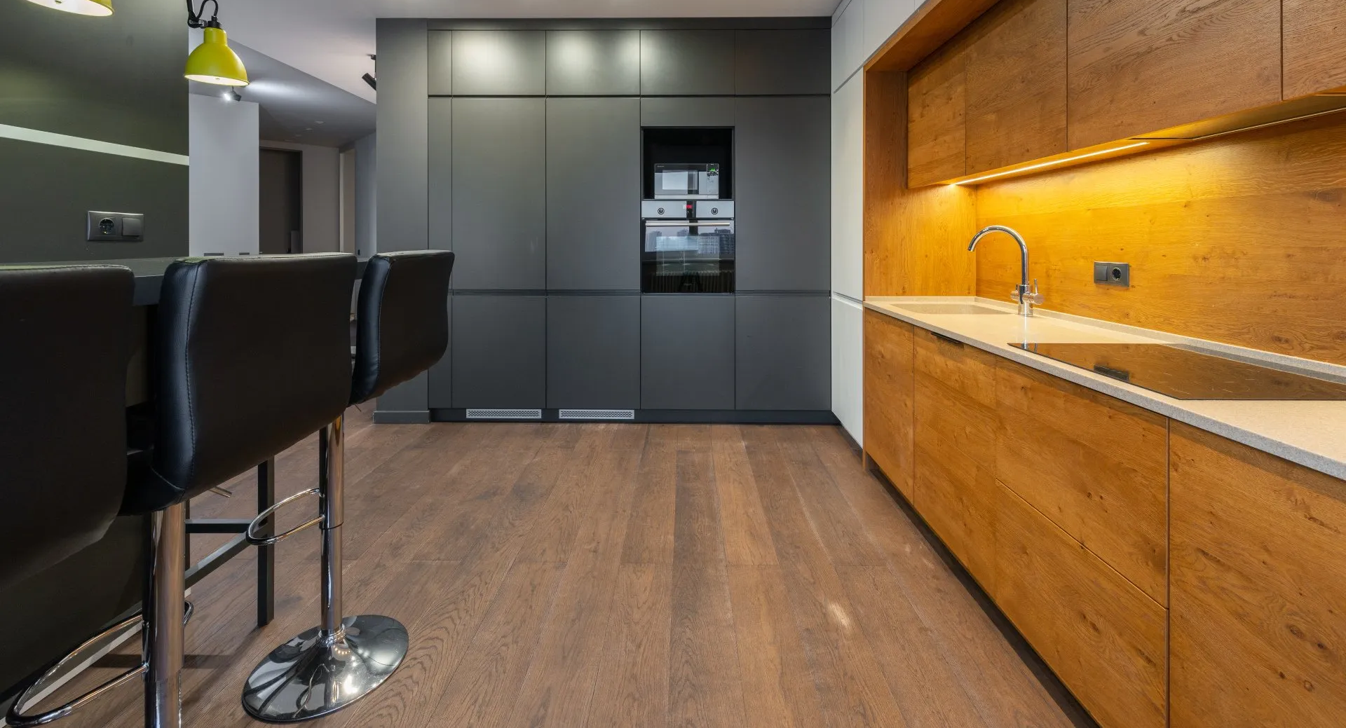 Durable vinyl flooring ideal for commercial spaces in Johannesburg