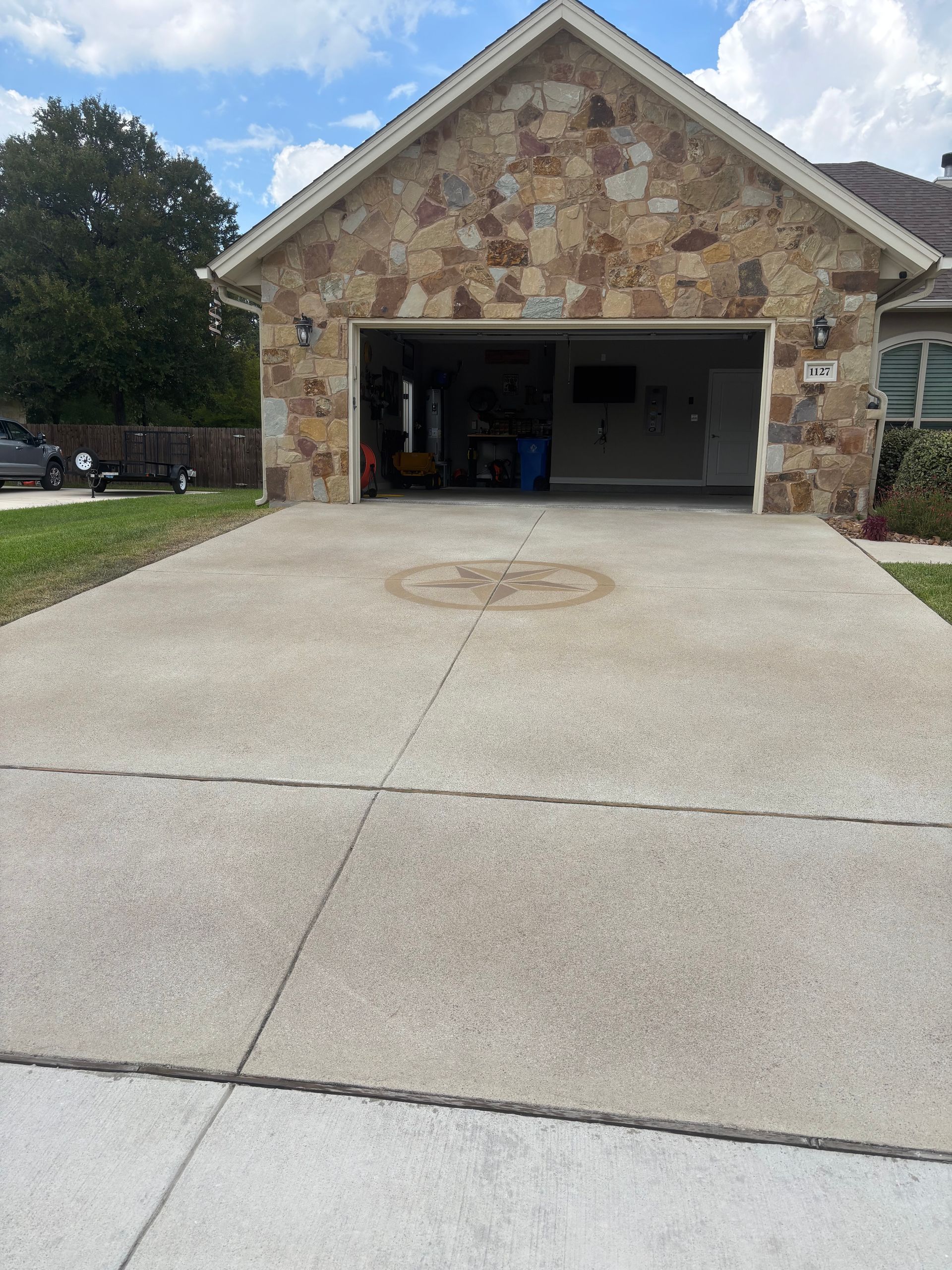 Driveway Concrete Staining & Resealing