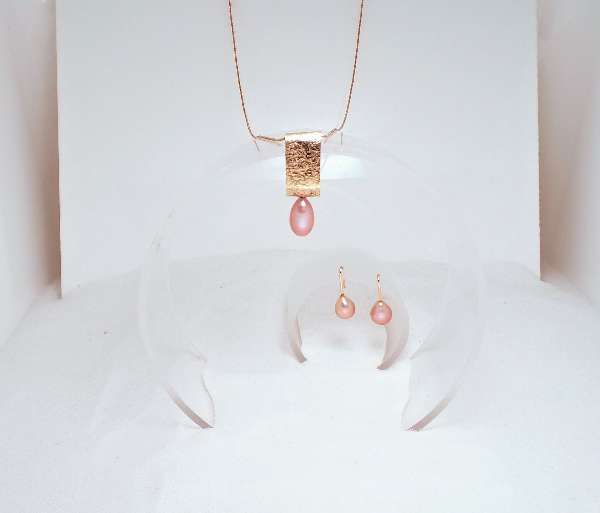 Halsketting en oorbellen van 24 kt goud en parels - YK Art