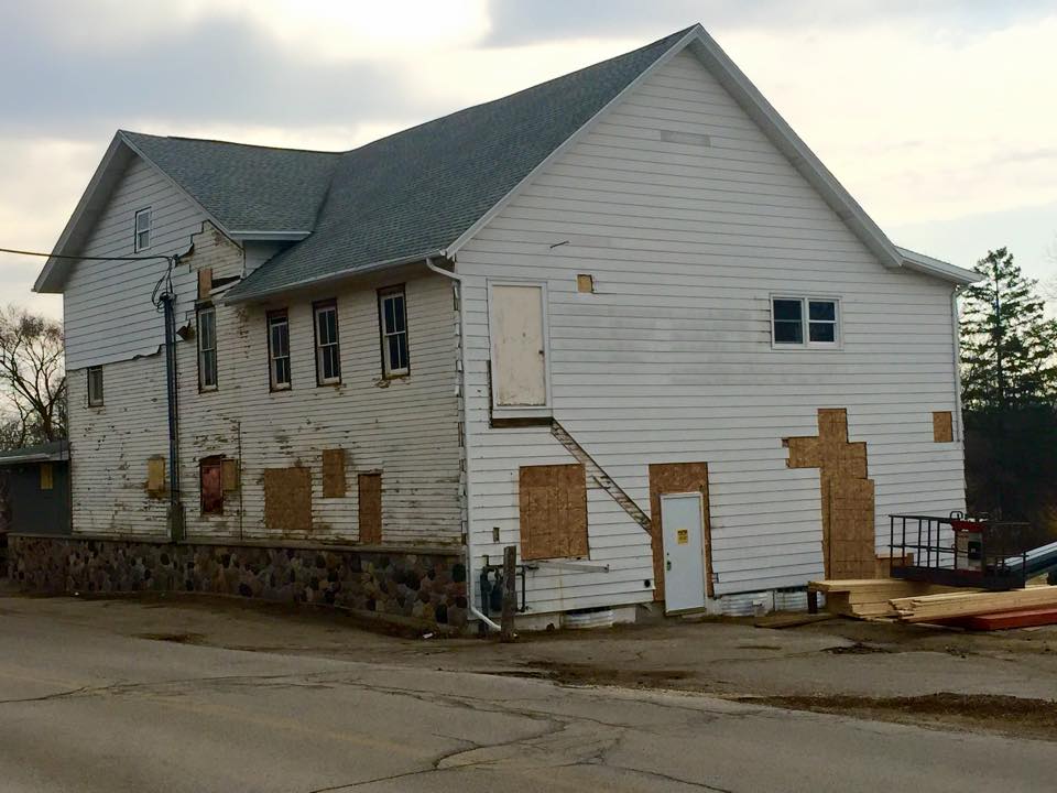 About Bibinger's Bar & Restaurant Slinger WI