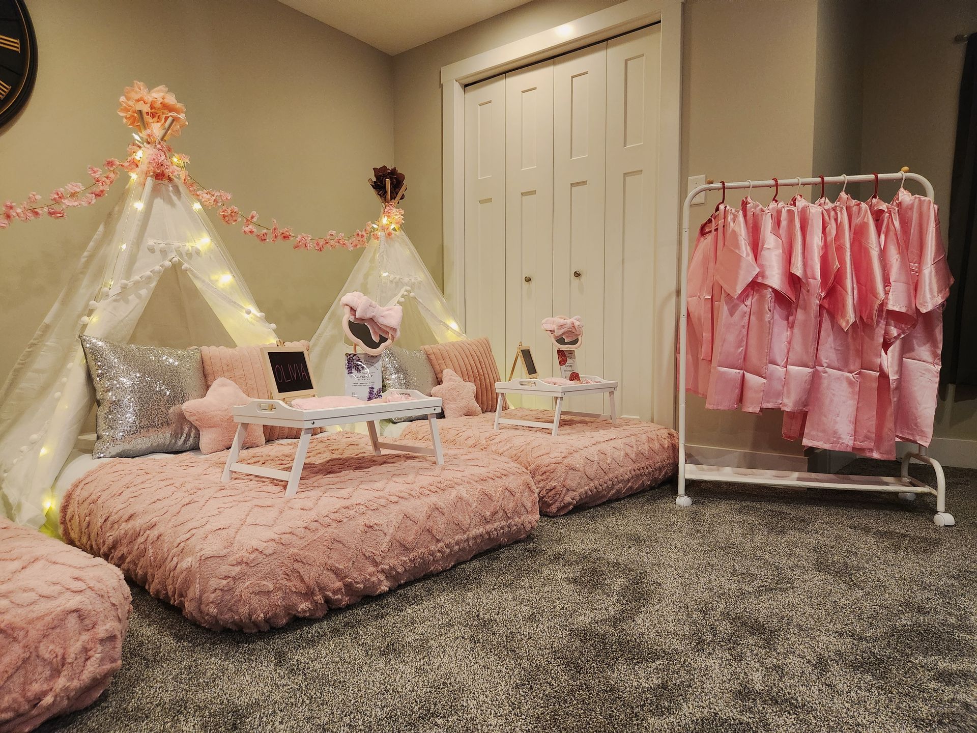 pa night sleepover party tent setup for girls in Bourbonnais Illinois