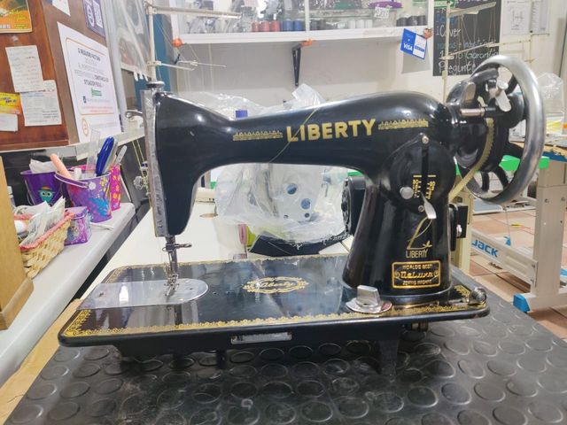 MAQUINAS DE COSER DE LA 12 