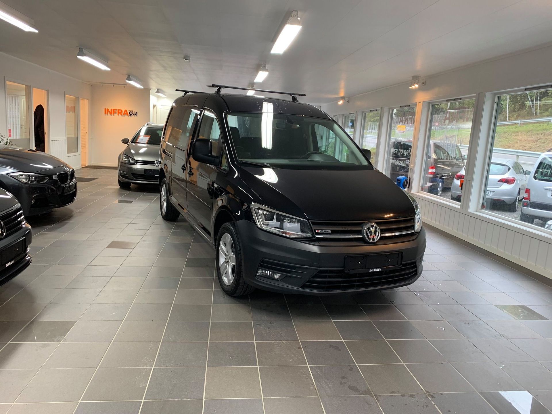 INFRA Bil bilforhandler på Hadeland