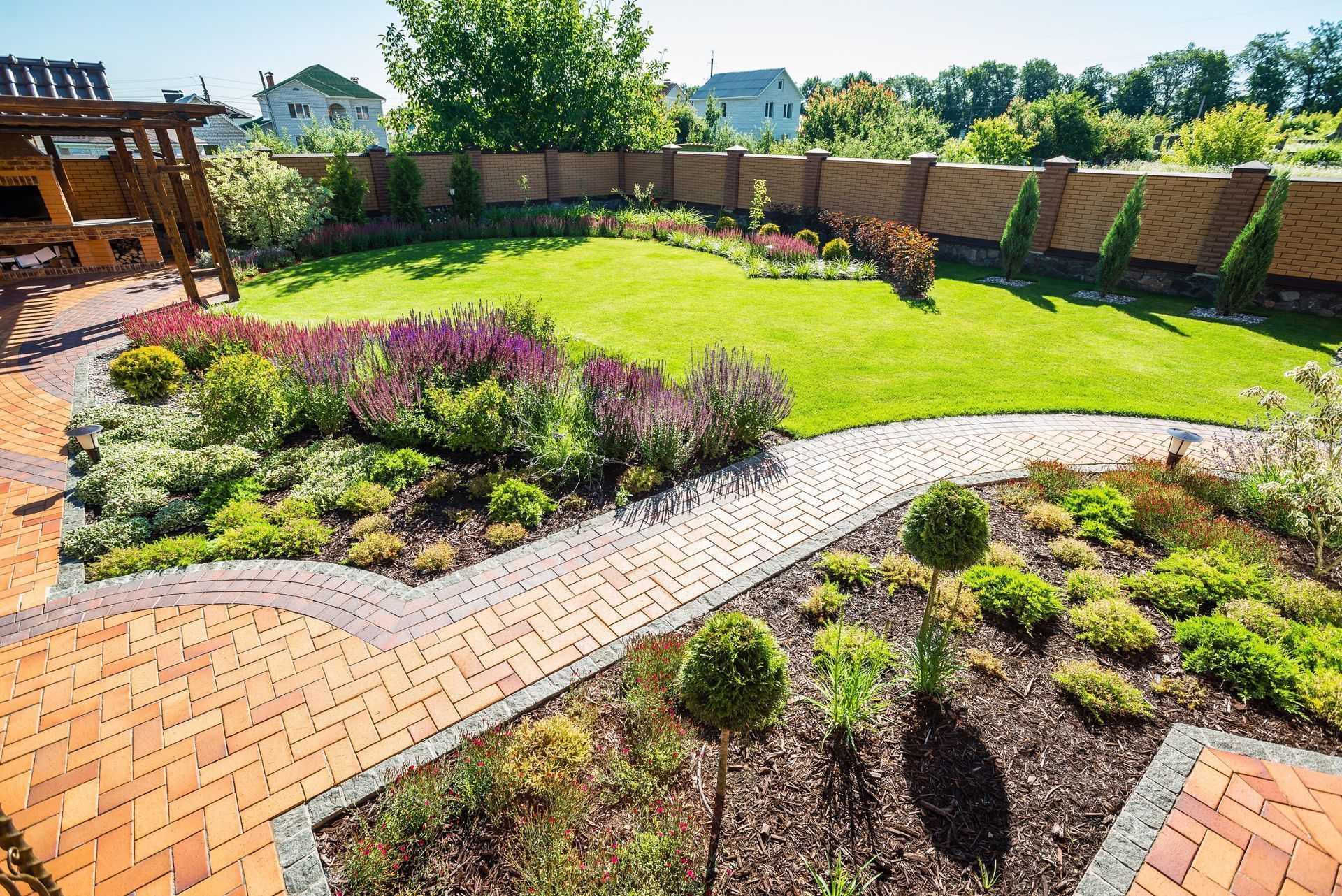 Beautiful Lawn Front Yard
