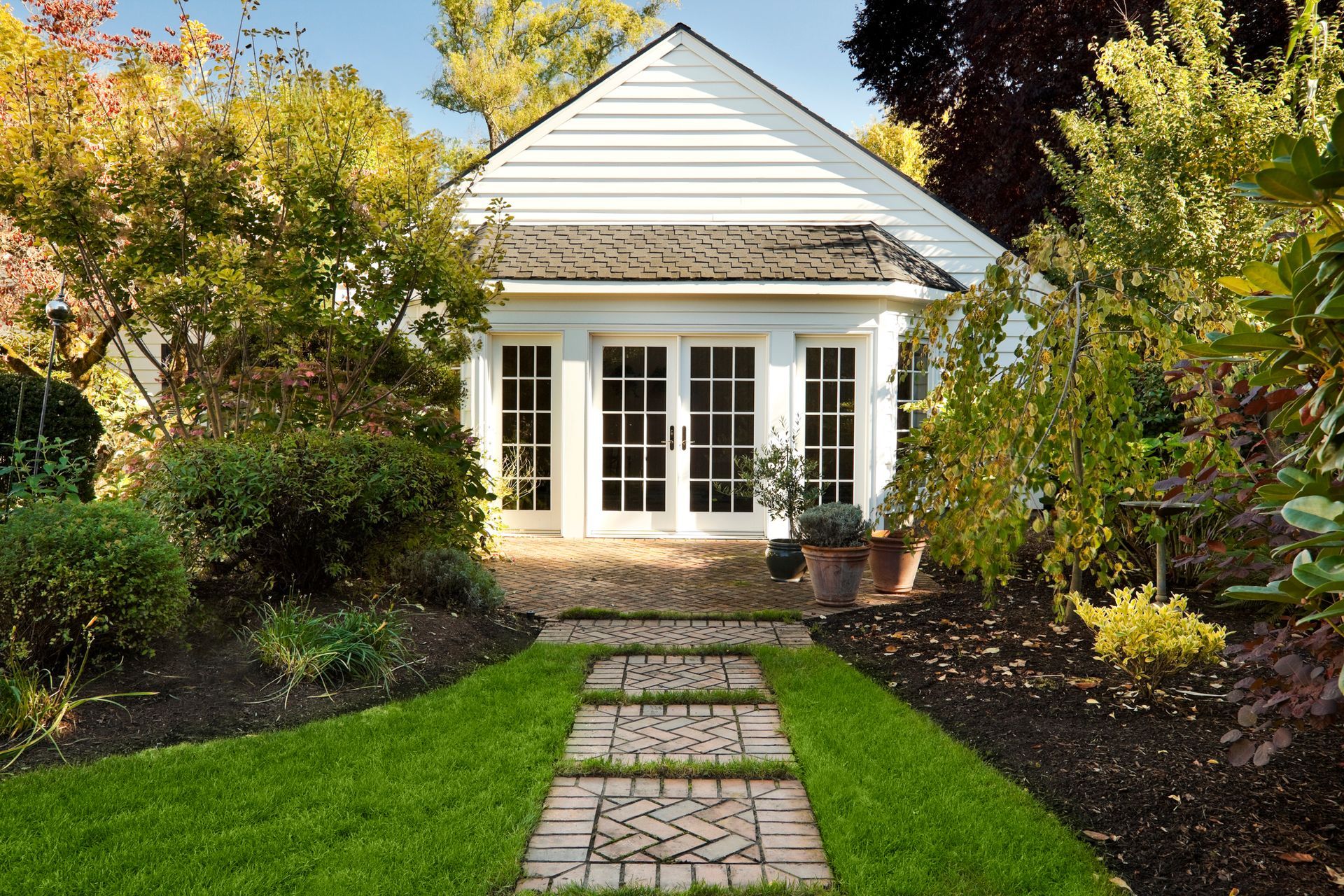 Cottage Home With Landscaped Backyard — Concord, CA — J & M Landscape