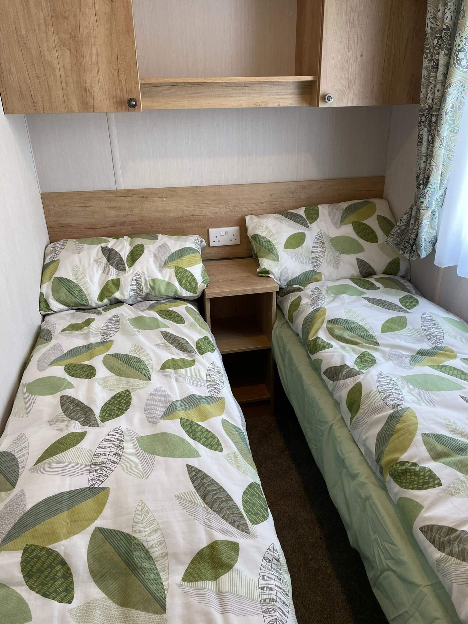 Flamingo Land Willow Grove Caravan A42 Twin Beds