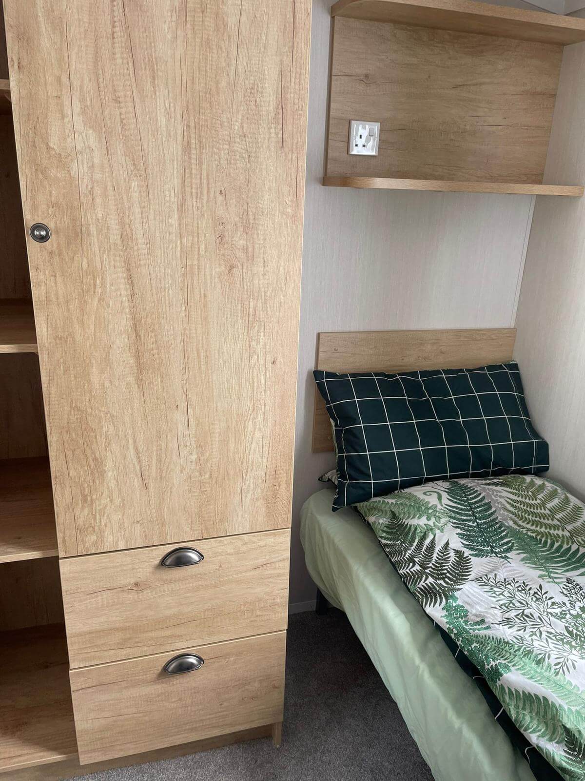 Flamingo Land Willow Grove Caravan A42 Single Bedroom