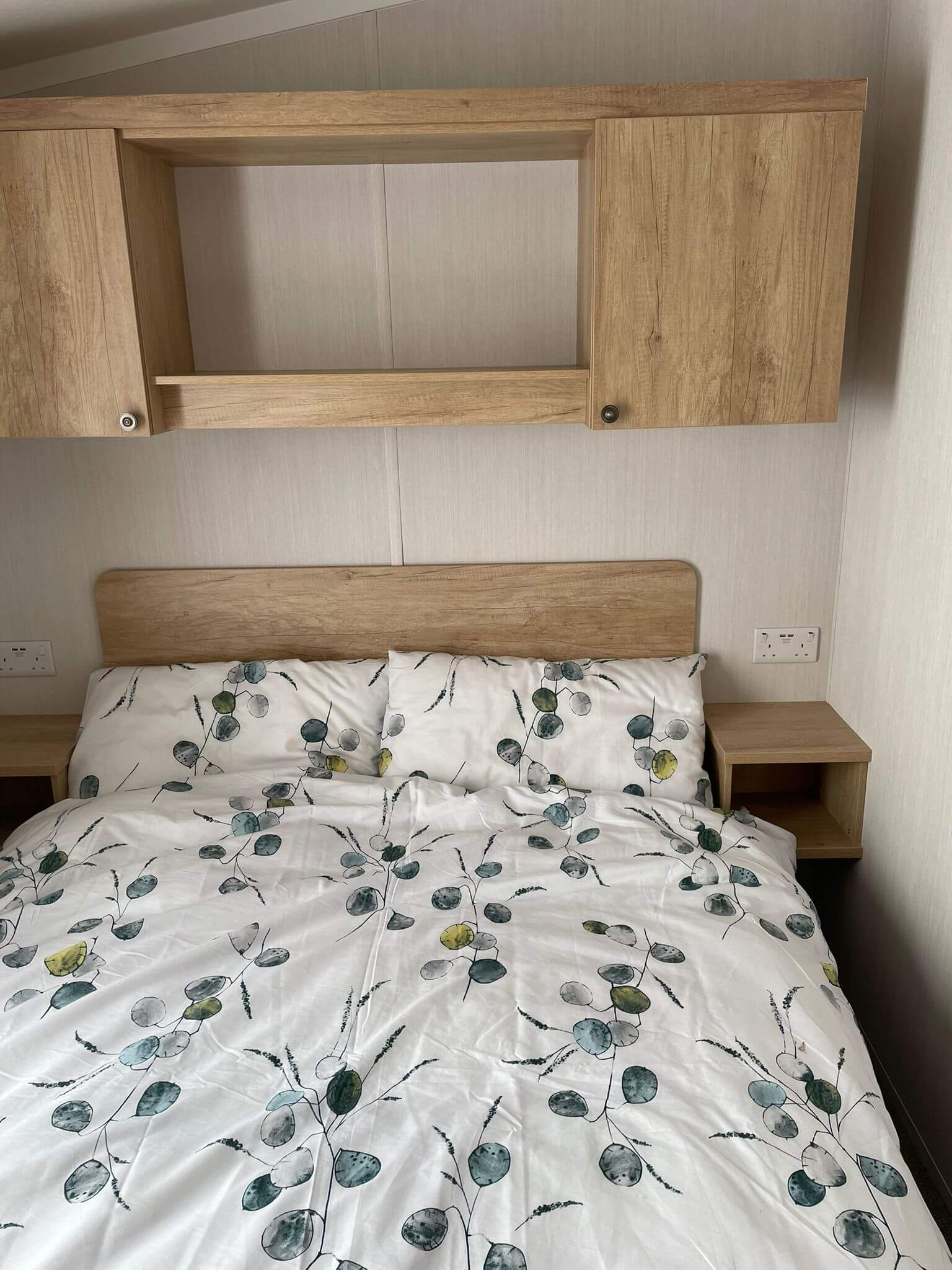 Flamingo Land Willow Grove Caravan A42 Double Bed