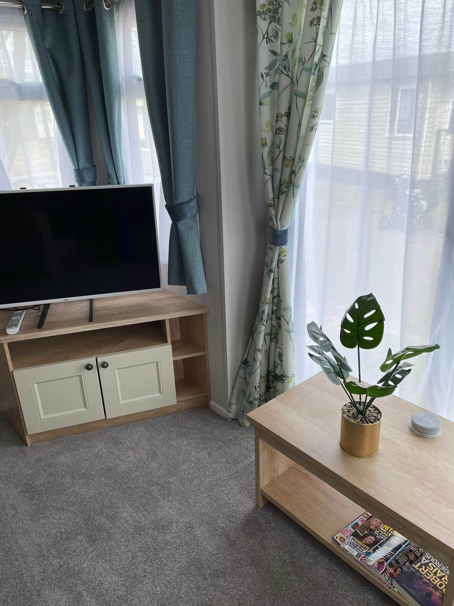 Flamingo Land Willow Grove Caravan A42 Lounge