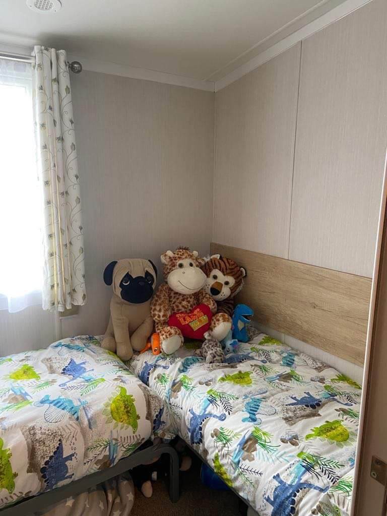 Flamingo Land Willow Grove Caravan CW48 Bedroom