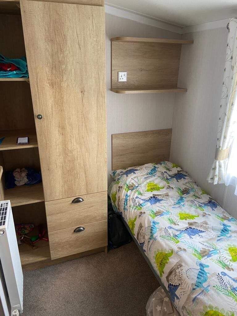 Flamingo Land Willow Grove Caravan CW48 Single Bed