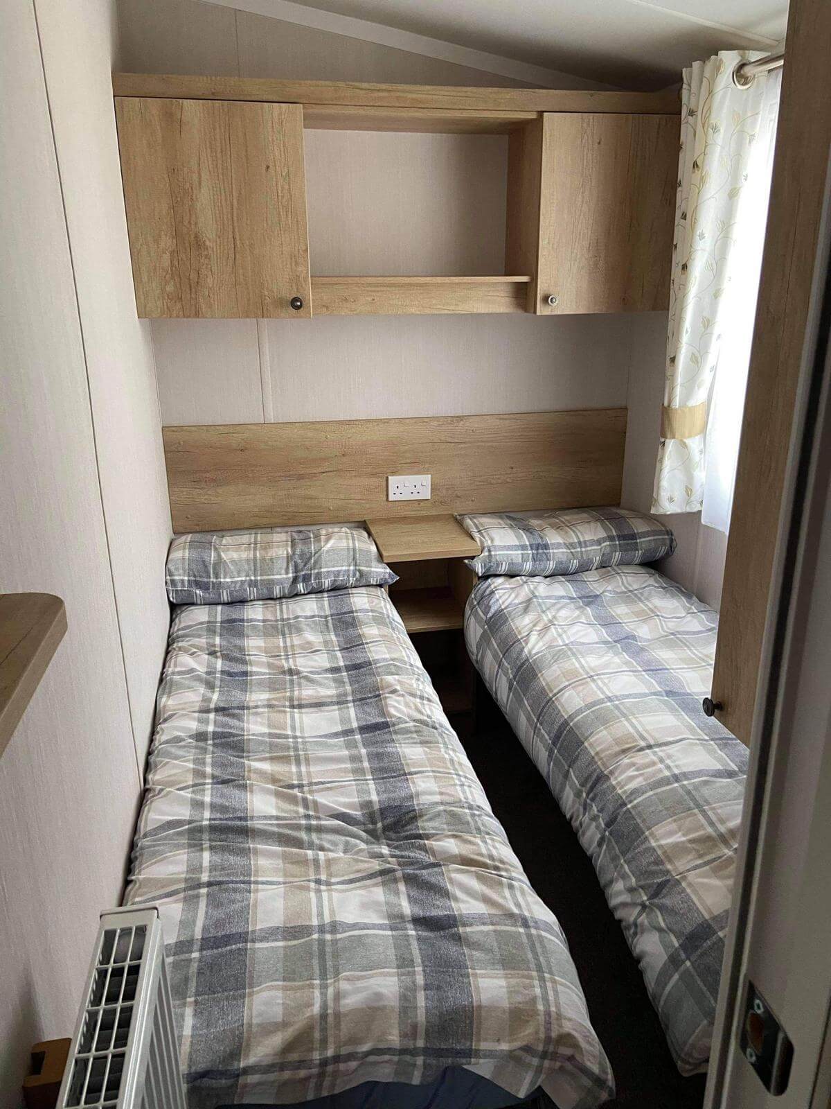 Flamingo Land Willow Grove Caravan CW48 Twin Beds