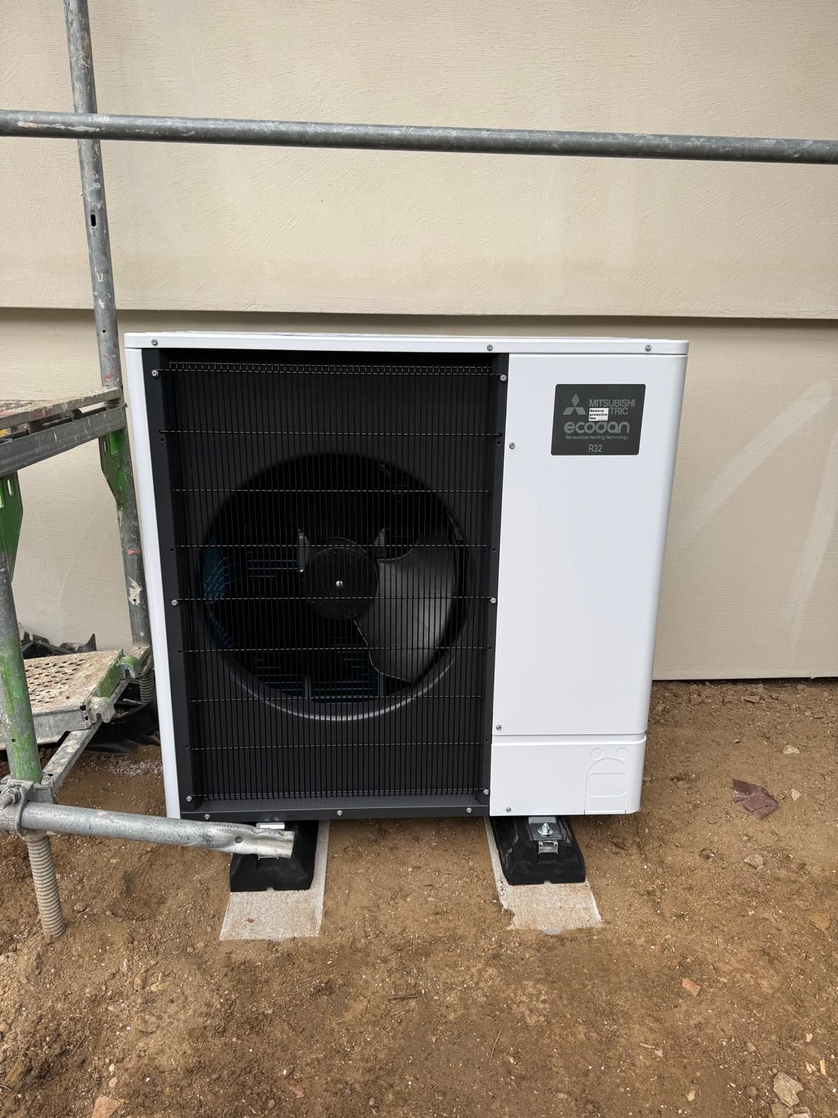 Isoenergie installation de pompe a chaleur dans le Doubs