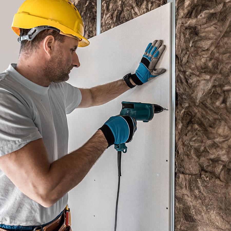 Montage des plaques murs et plafonds après la pose de l'isolation thermique intérieur - Isodeco