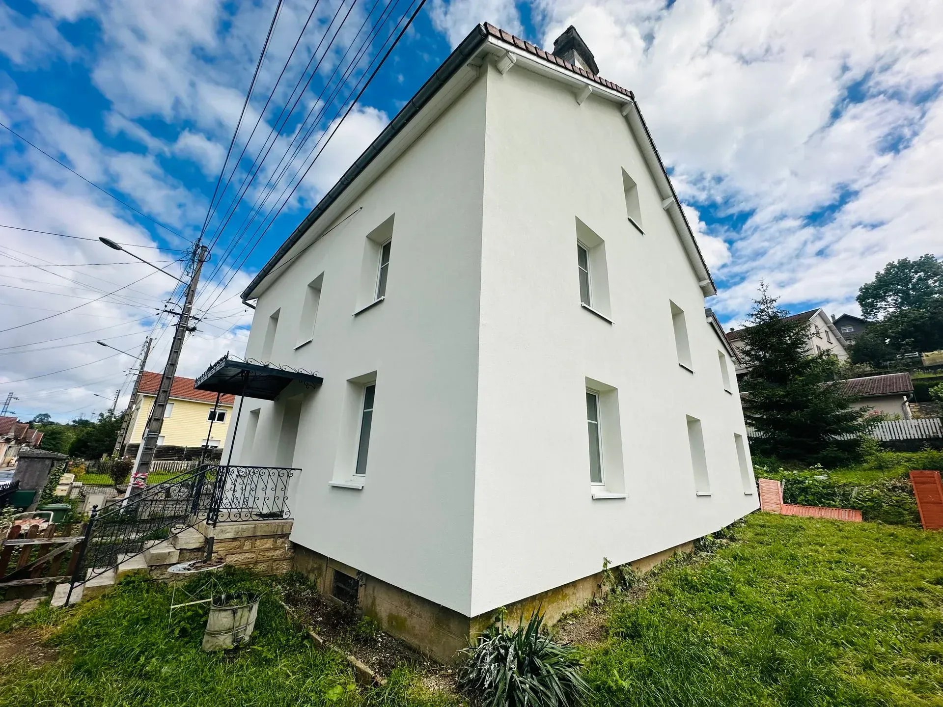 Rénovation d'ampleur à Seloncourt par Isodeco DBAV : isolation extérieure