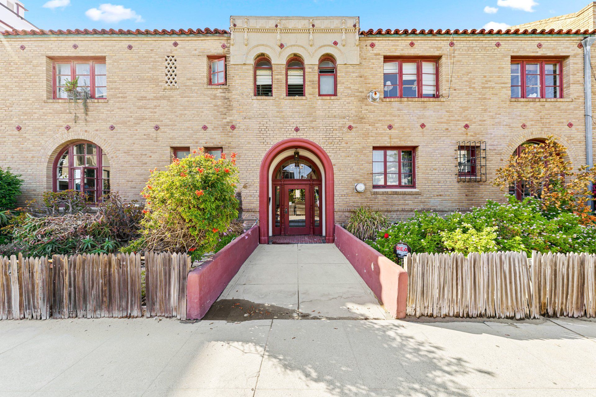 15 Eastwind St Apartments
