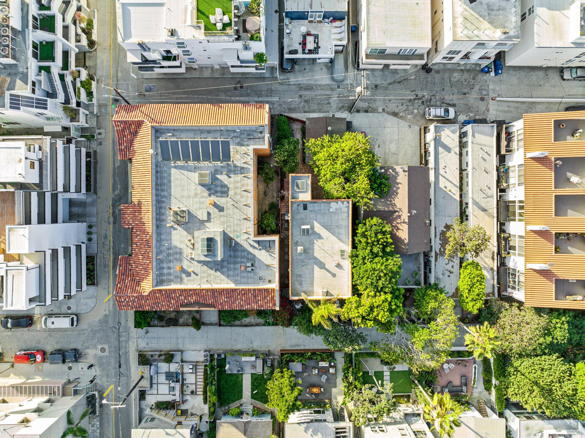 15 Eastwind St Apartment Roof