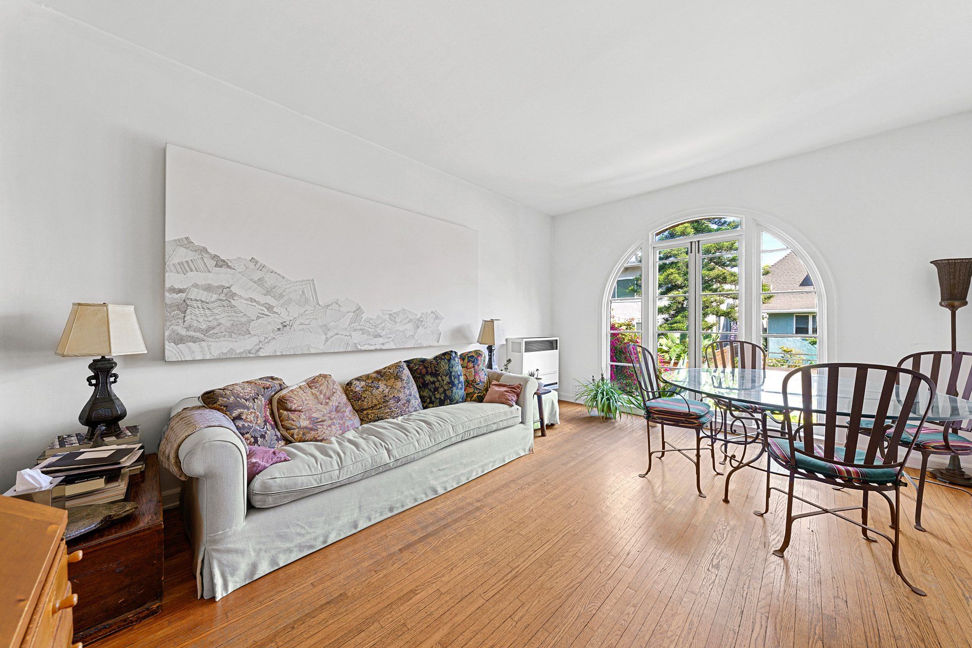15 Eastwind St Couch
