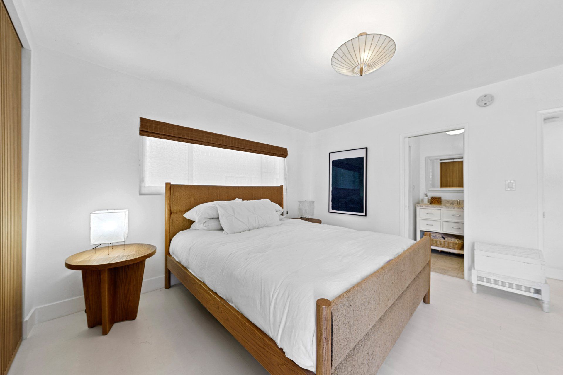 Driftwood Apartment bedroom