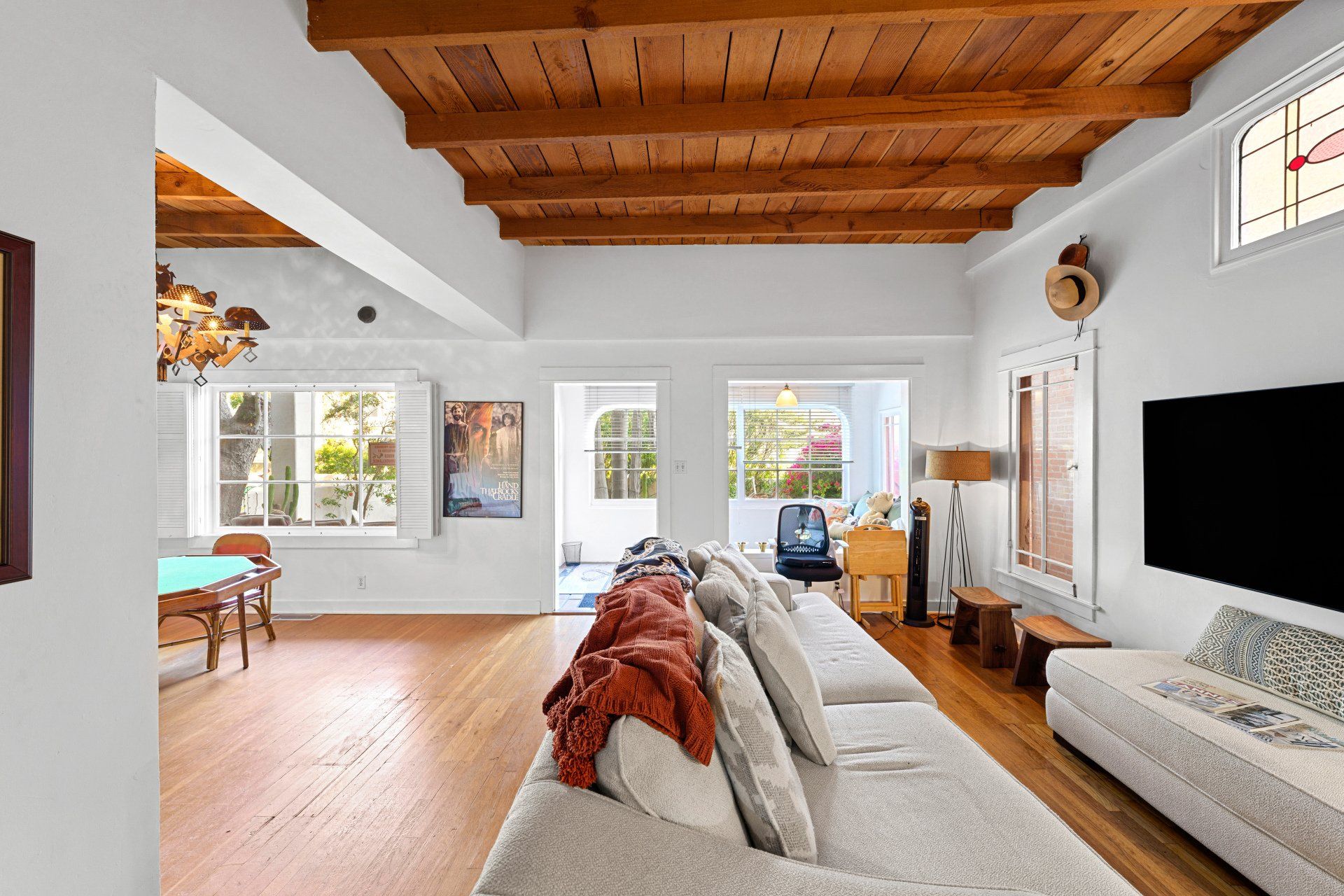 21 Eastwind St Living Room