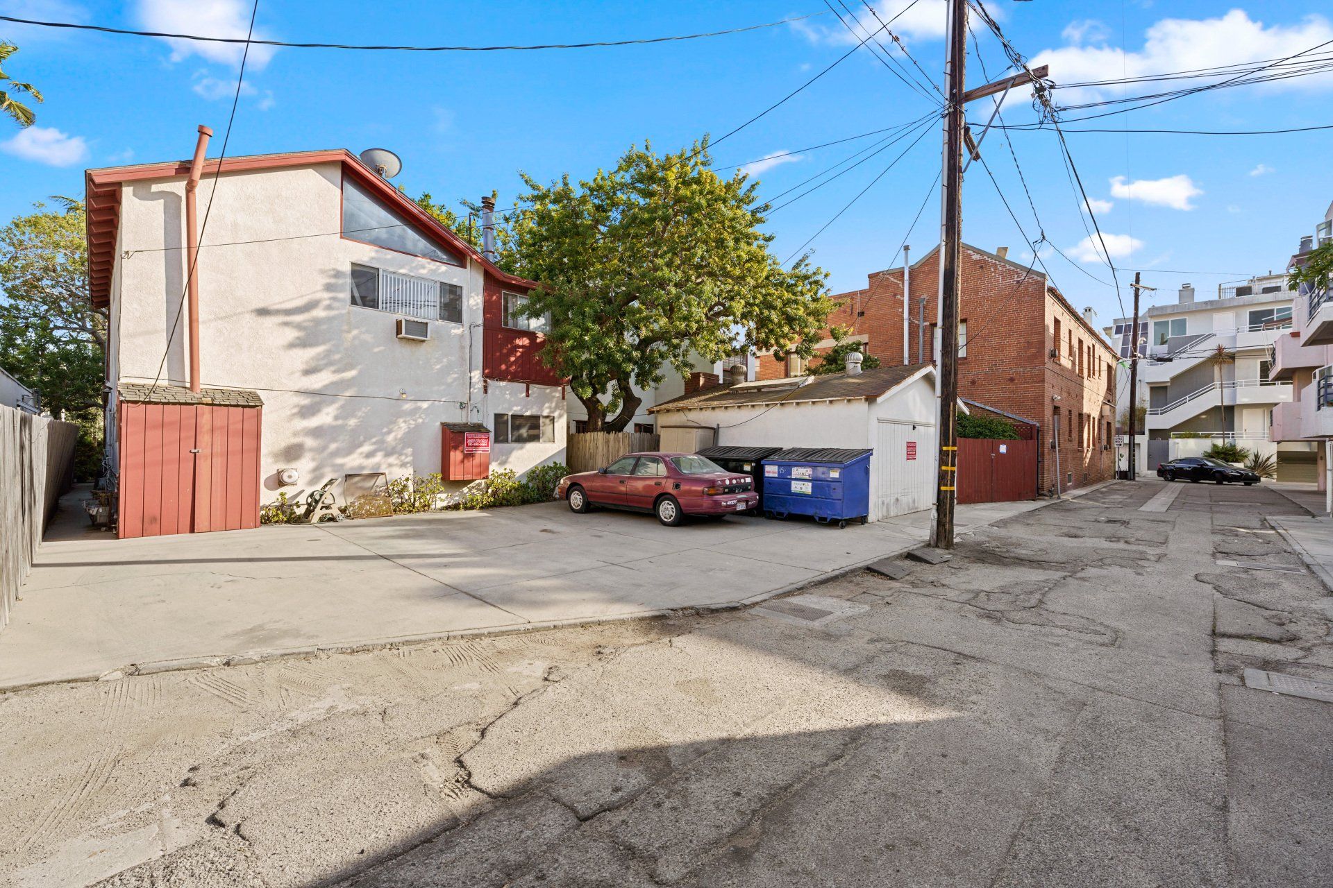 25 Eastwind St Apartments Building with Parking