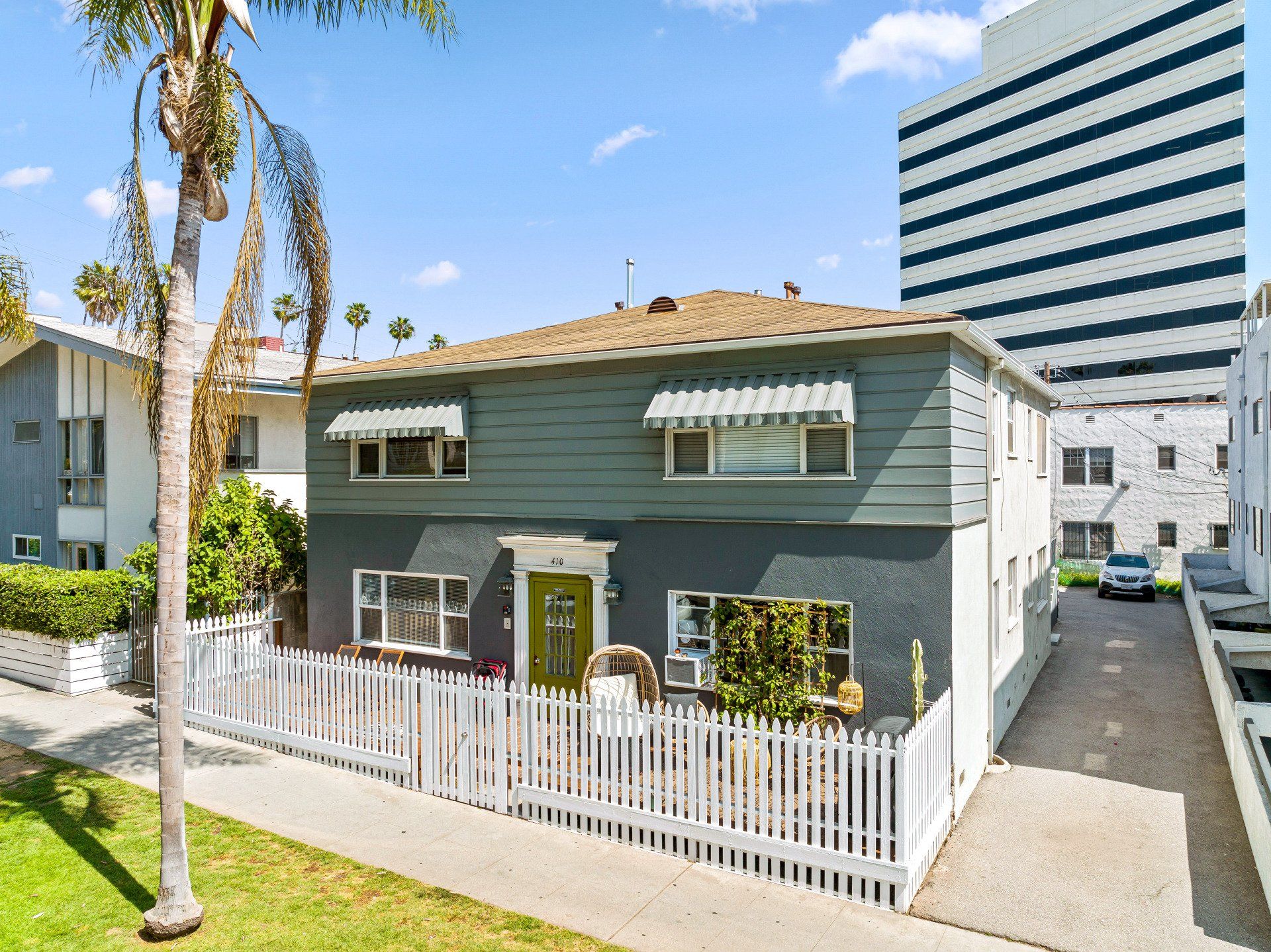 410 California Ave Apartment Building