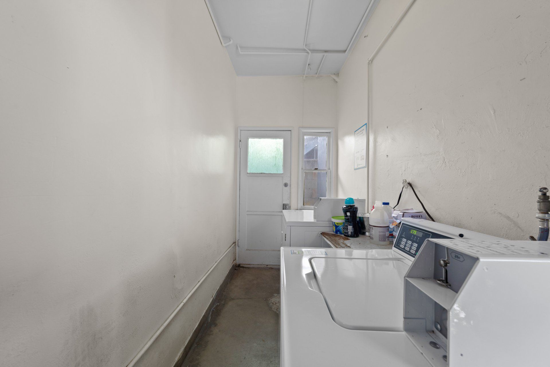 410 California Ave Laundry
