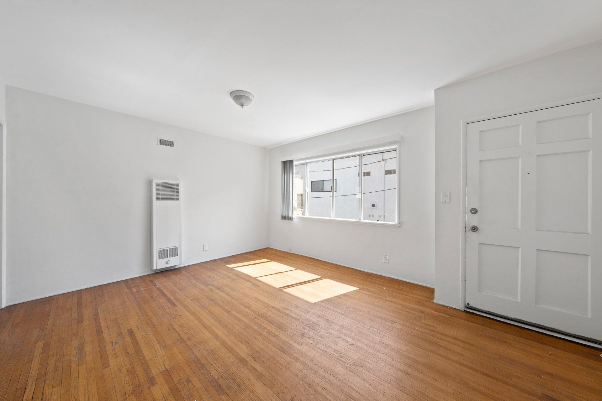410 California Ave Bedroom with Closet