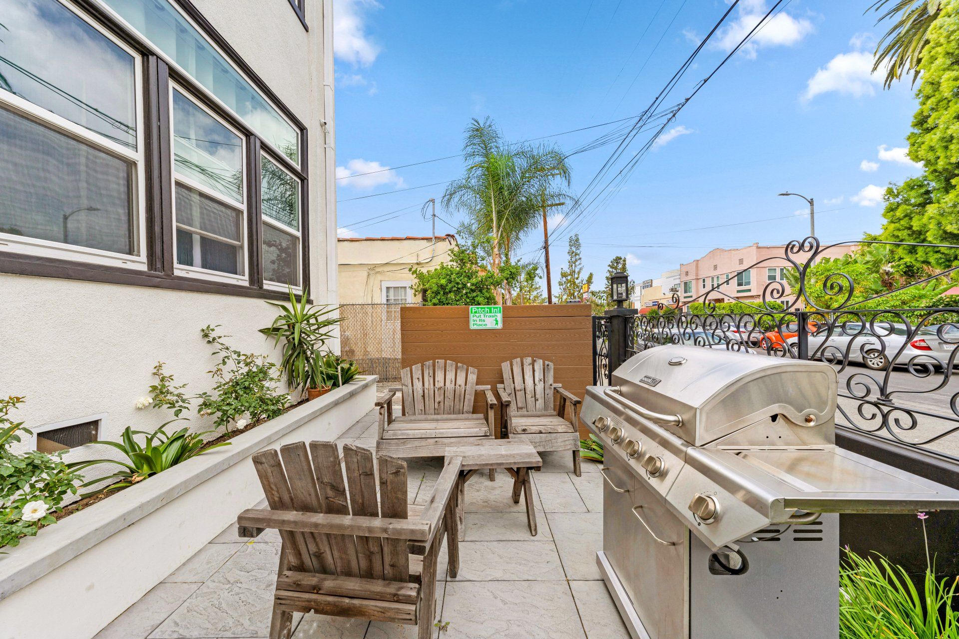 4440 Burns Ave Apartment Patio Furniture