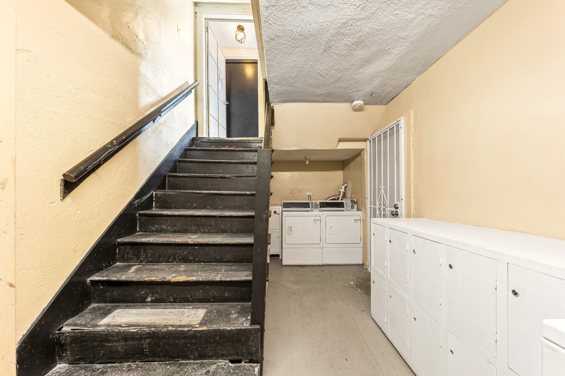 4440 Burns Ave Apartment Lobby Stairs