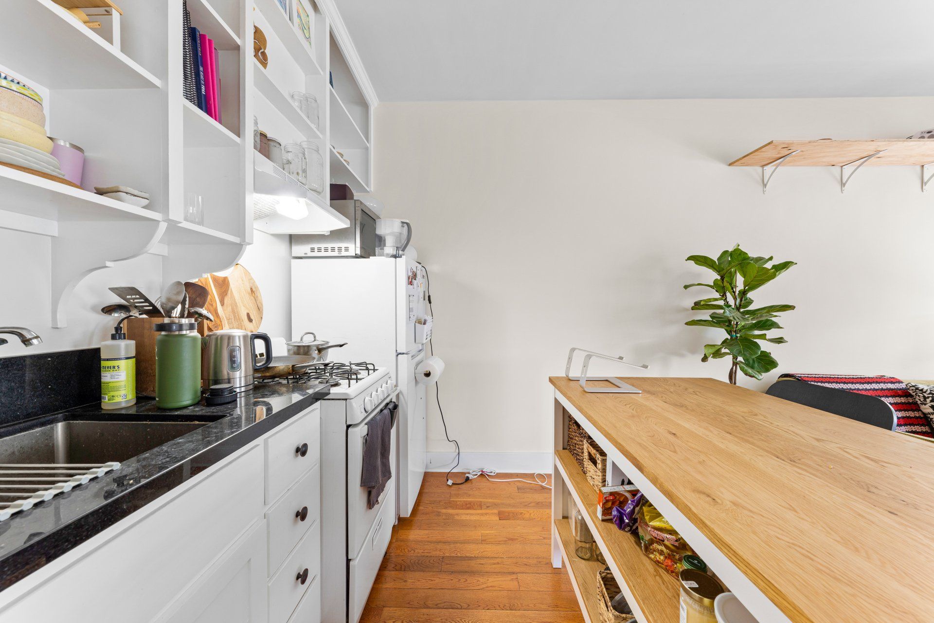 4440 Burns Ave Apartment Kitchen with Table
