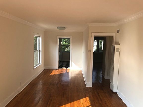1620 N Normandie Hardwood Bright Family Room