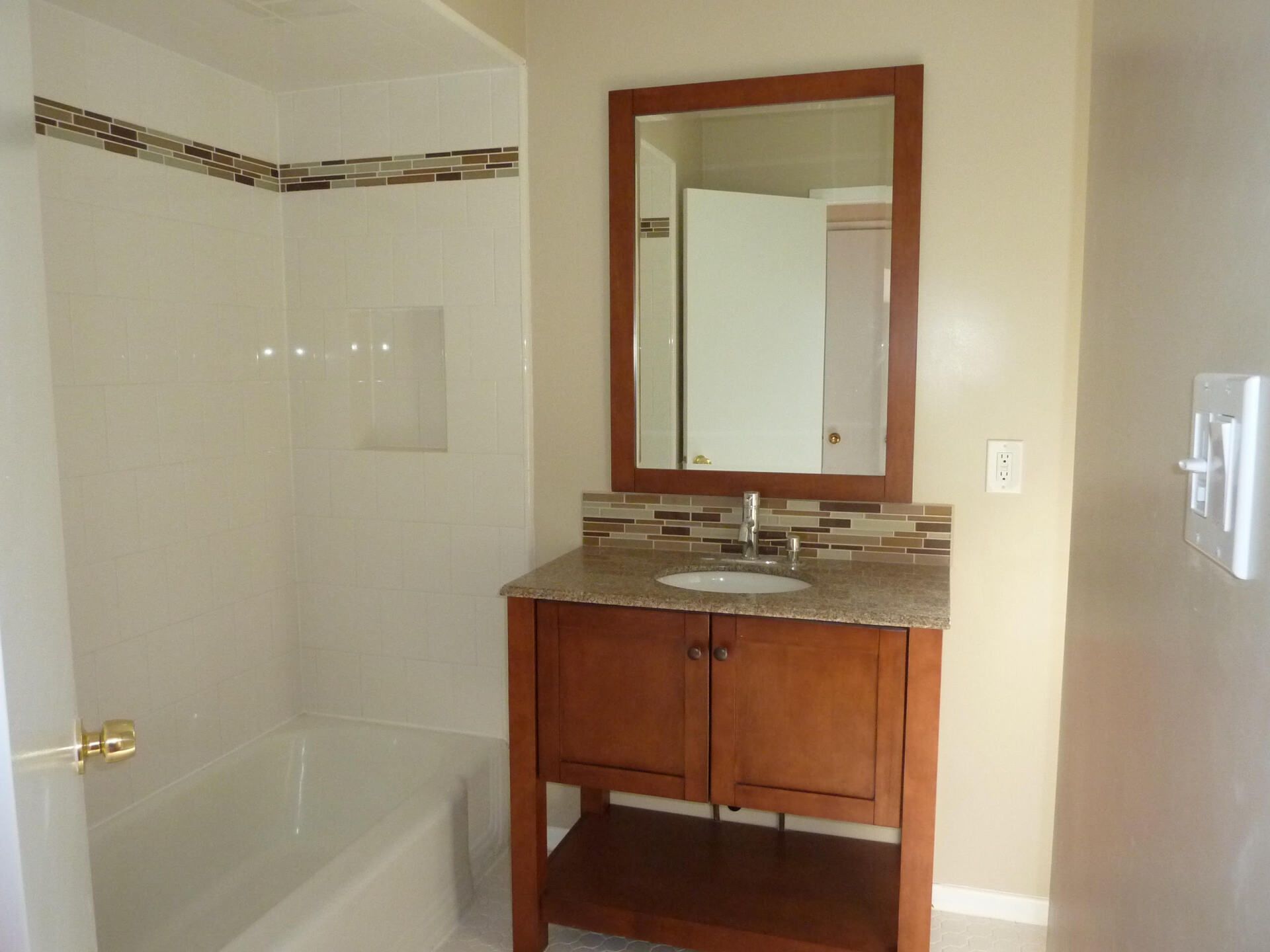 6609-11 Vista Del Mar Bathroom with Sink