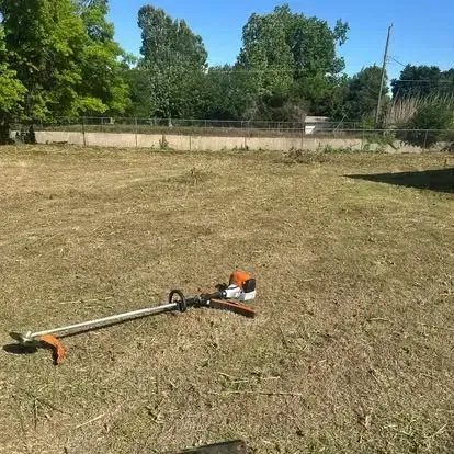 Grass mowing and trimming service in Oklahoma City