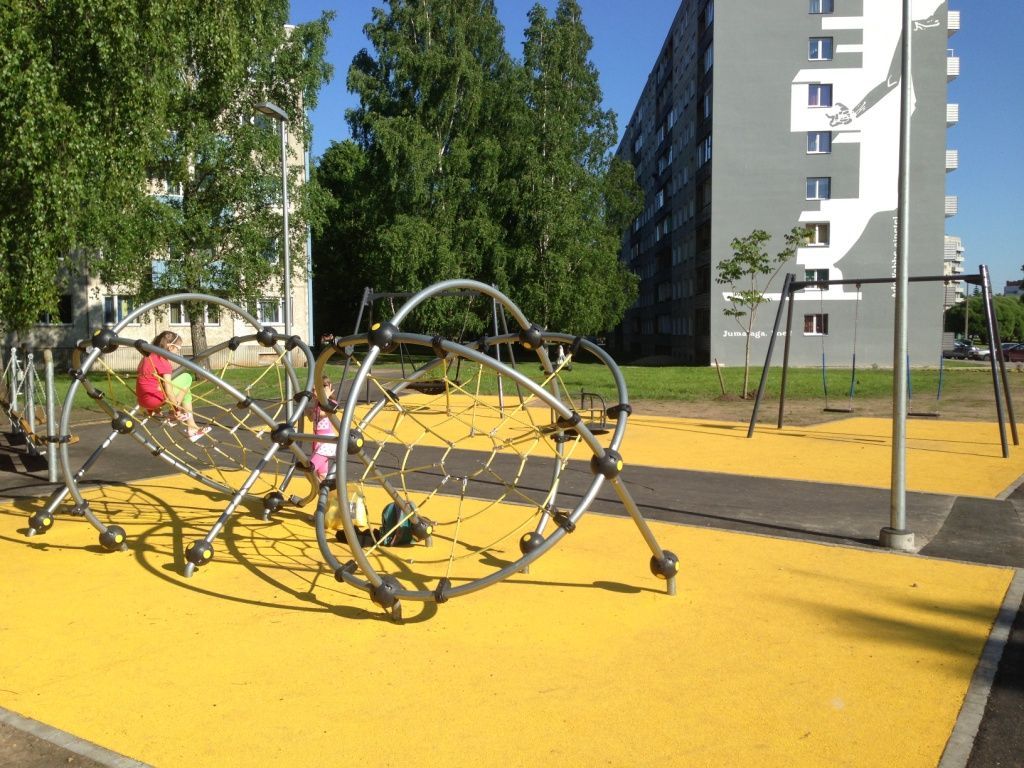 Rotaļu laukums Tartu (Igaunija)  Rotaļu laukumu segums TETRAPUR PZ (140 m2)