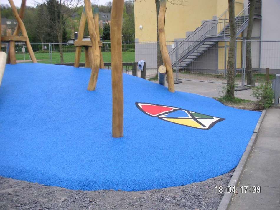 Pareizi izveidots un daudzveidīgs rotaļu laukuma aprīkojums veicina bērnu fizisko un garīgo attīstību.