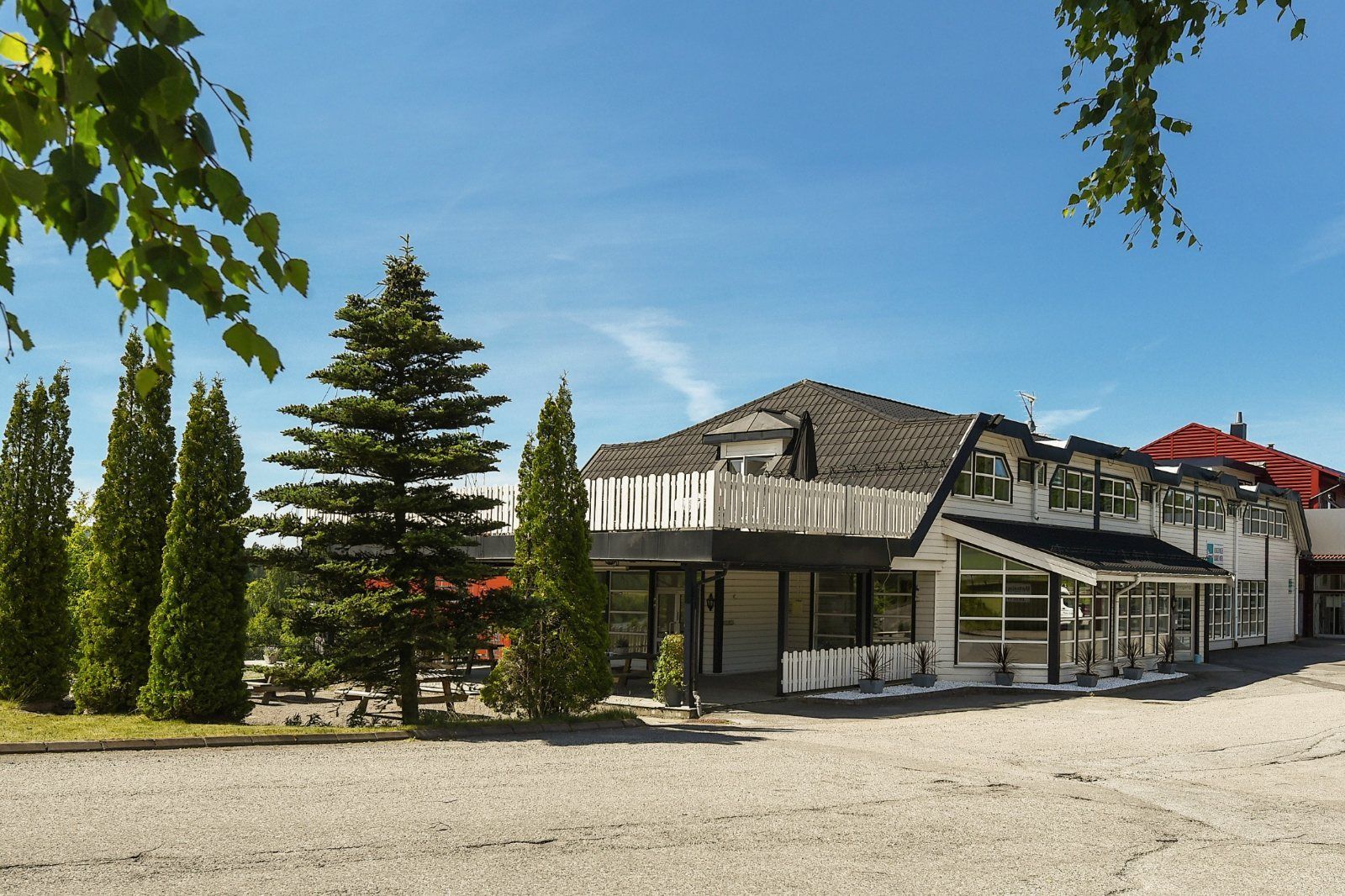 Kongsvinger Budget Hotel, fasade en sommerdag – hotell i Kongsvinger med gratis parkering