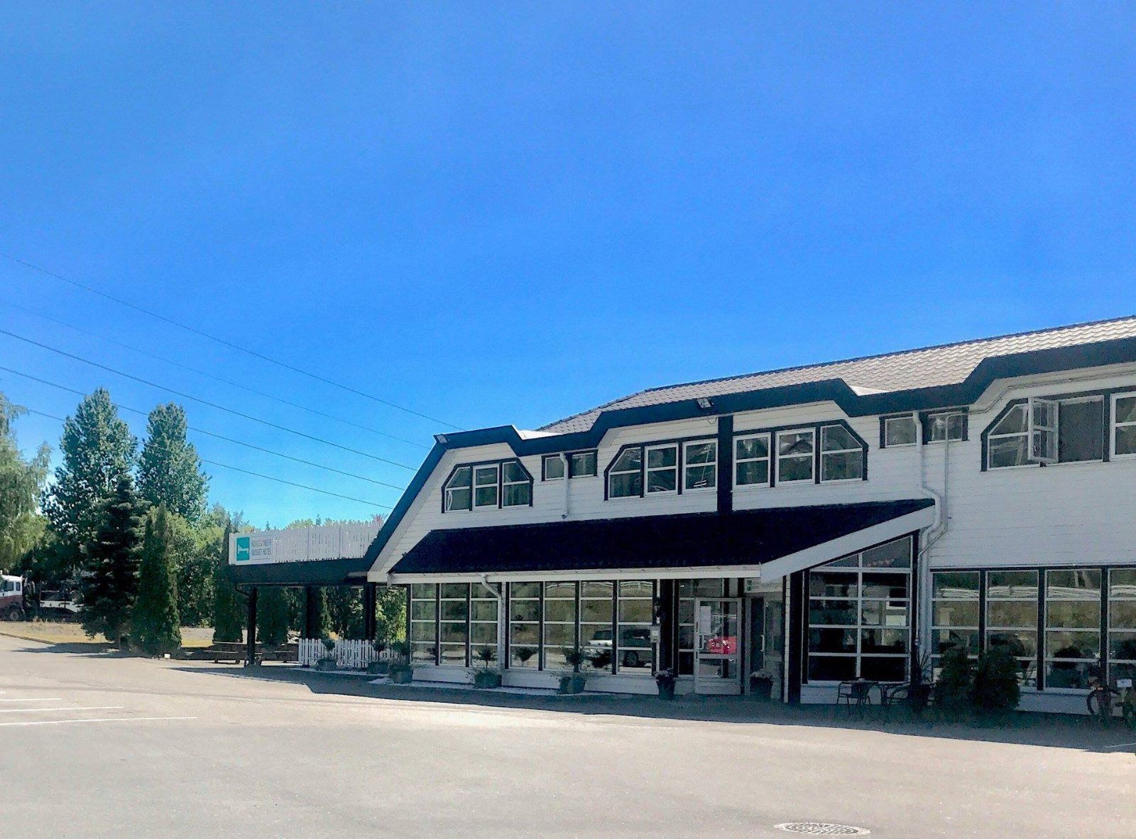 The entrance to Kongsvinger Budget Hotel at Oslovegen 103